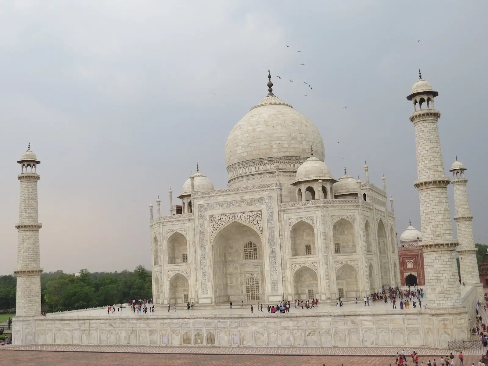 Estilos arquitectónicos: tipos, características y ejemplos Estilo arquitectónico islámico del Taj Mahal con cúpula de mármol y minaretes simétricos