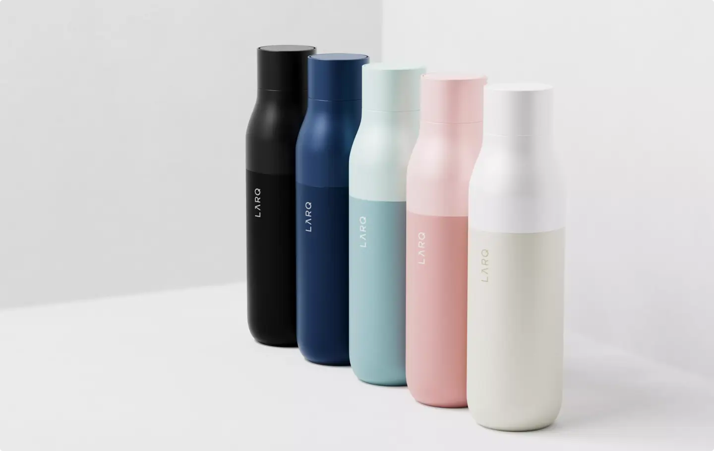 Animación 3D: qué es, tipos, proceso y precio Animación 3D de producto: botellas en render de estudio para ecommerce