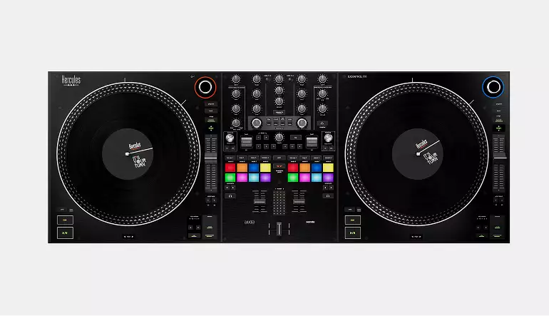 DJ pult 3D rendering full DJ controller with dual decks and mixer centered on dark background