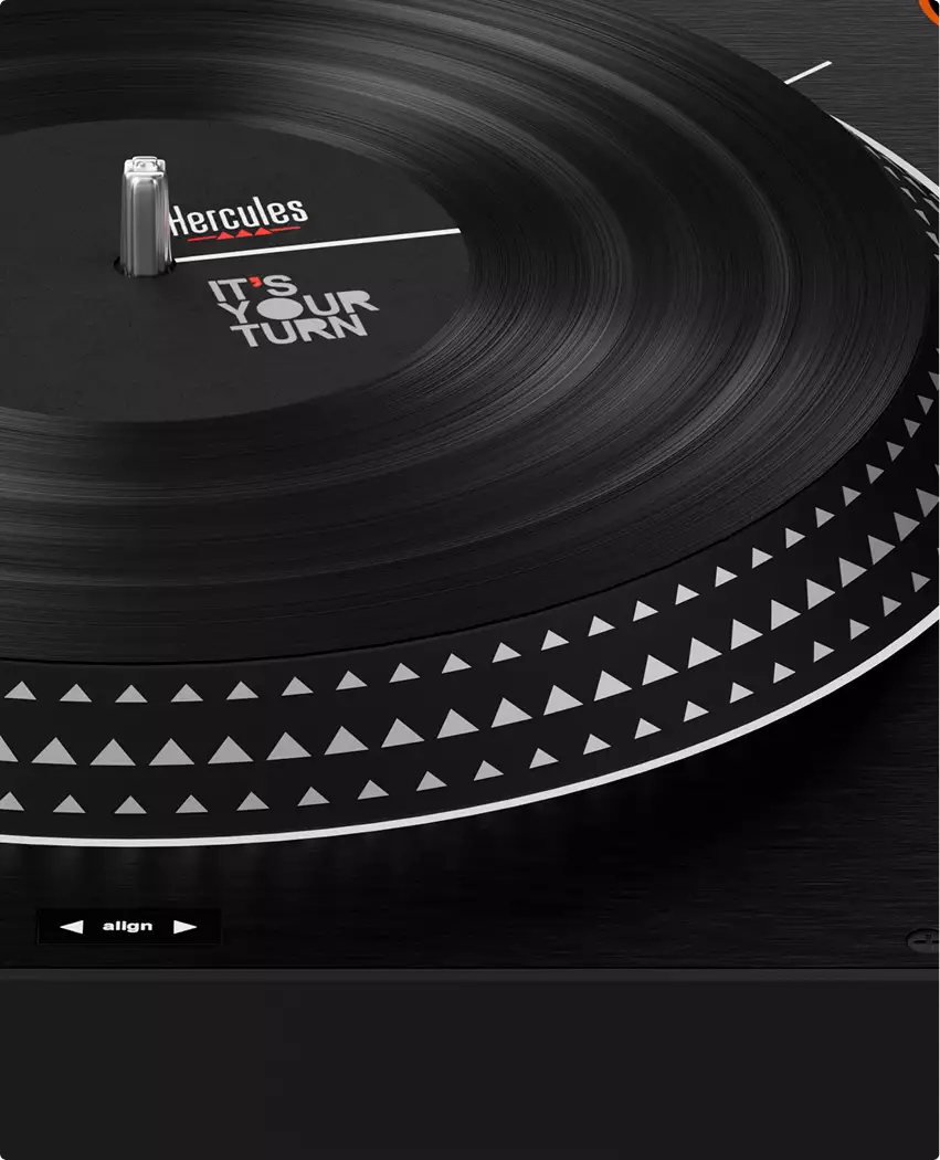 DJ pult 3D rendering vinyl platter close up with center label and patterned edge detail